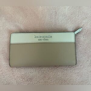 Kate Spade Cameron Stacy Large Slim Bifold Wallet, White/Beige, EUC